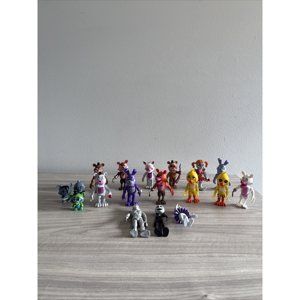 Five Nights At Freddys Action Figure Bundle Various Sizes Collectibles